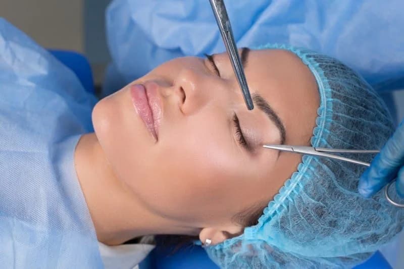 Consulta profesional de medicina estética
